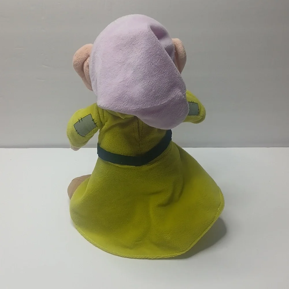 Snow White and The Seven‎ Dwarfs Dopey 11